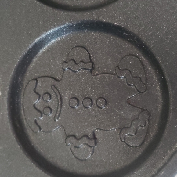 Nordic Ware USA Christmas imprint pancake pan, metal and nonstick surface - Picture 6 of 10